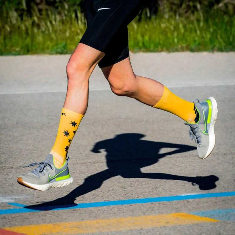 CALCETINES DE RUNNING #ESTRELLITAS Unisex - KAMUABU Color YEMA De 23CM 4 CALCETINES DE RUNNING #ESTRELLITAS Unisex - KAMUABU Color YEMA De 23CM - Imagen 4