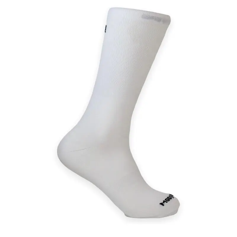 Calcetines Unisex Lisos Altos Mooquer Classy Evo Blanco Bordados En España 3 Calcetines Unisex Lisos Altos Mooquer Classy Evo Blanco Bordados En España - Imagen 3